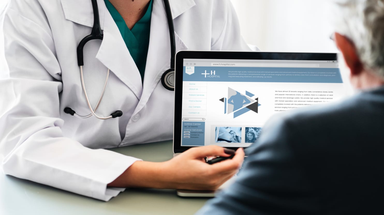 Medical doctor providing digital experience