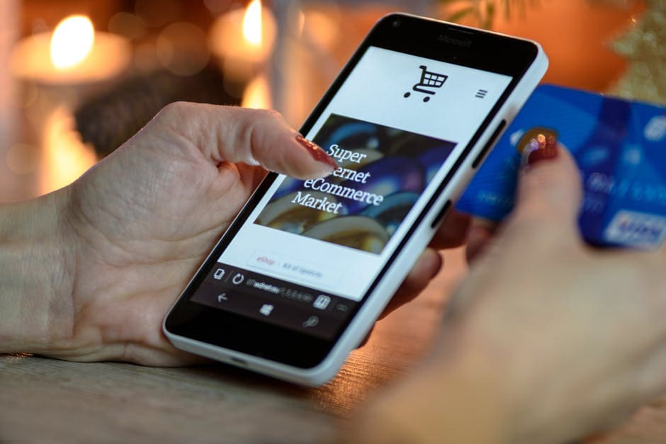 E-commerce retailers increase conversion rates with content personalization.